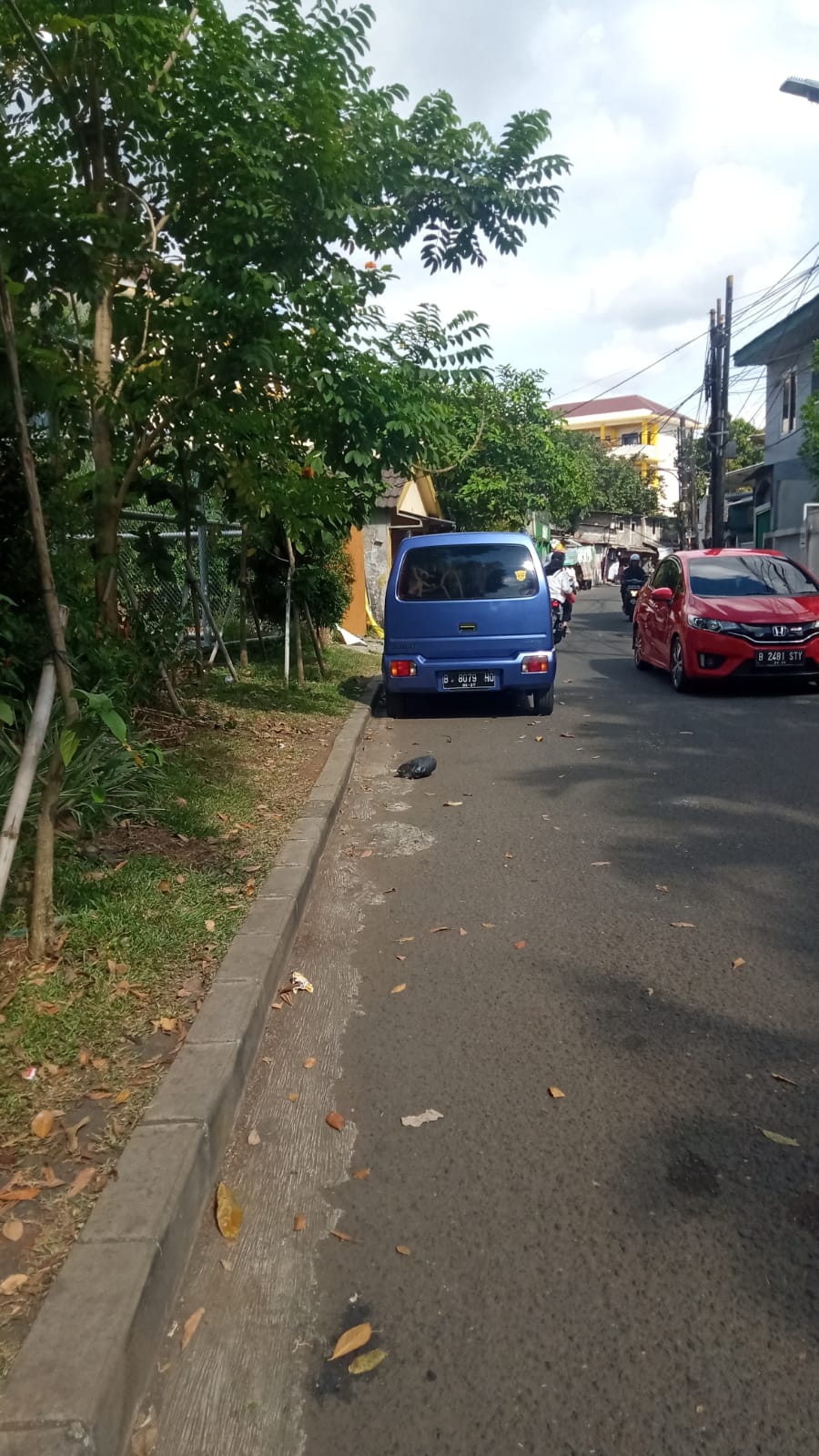 Mobil mogok di Jalan Haji Raya Wilayah Kebayoran Baru Jakarta Selatan