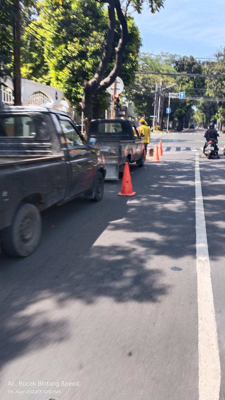 Pengaspalan di Jalan Hang Tuah Raya Wilayah Kebayoran Baru Jakarta Selatan